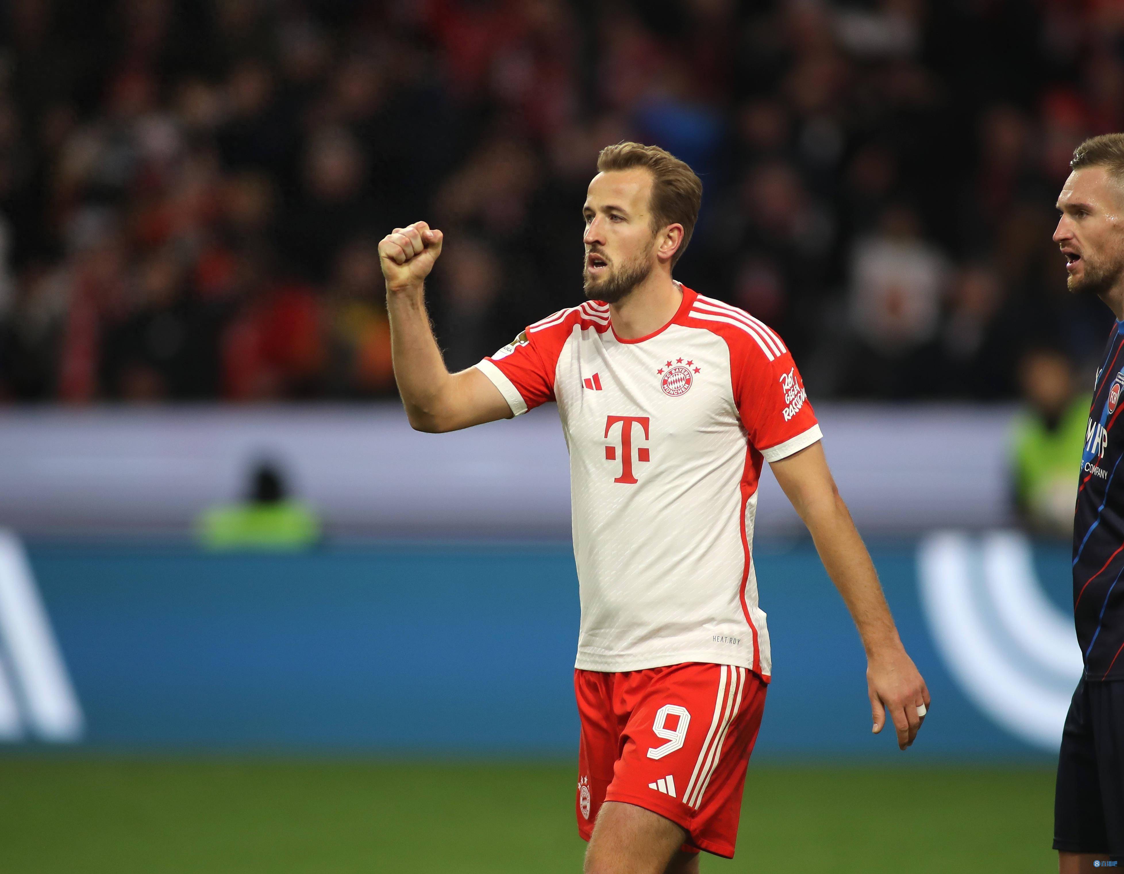 开云体育-凯恩在快船比赛中晋级下一阶段，表现优异引发热议！