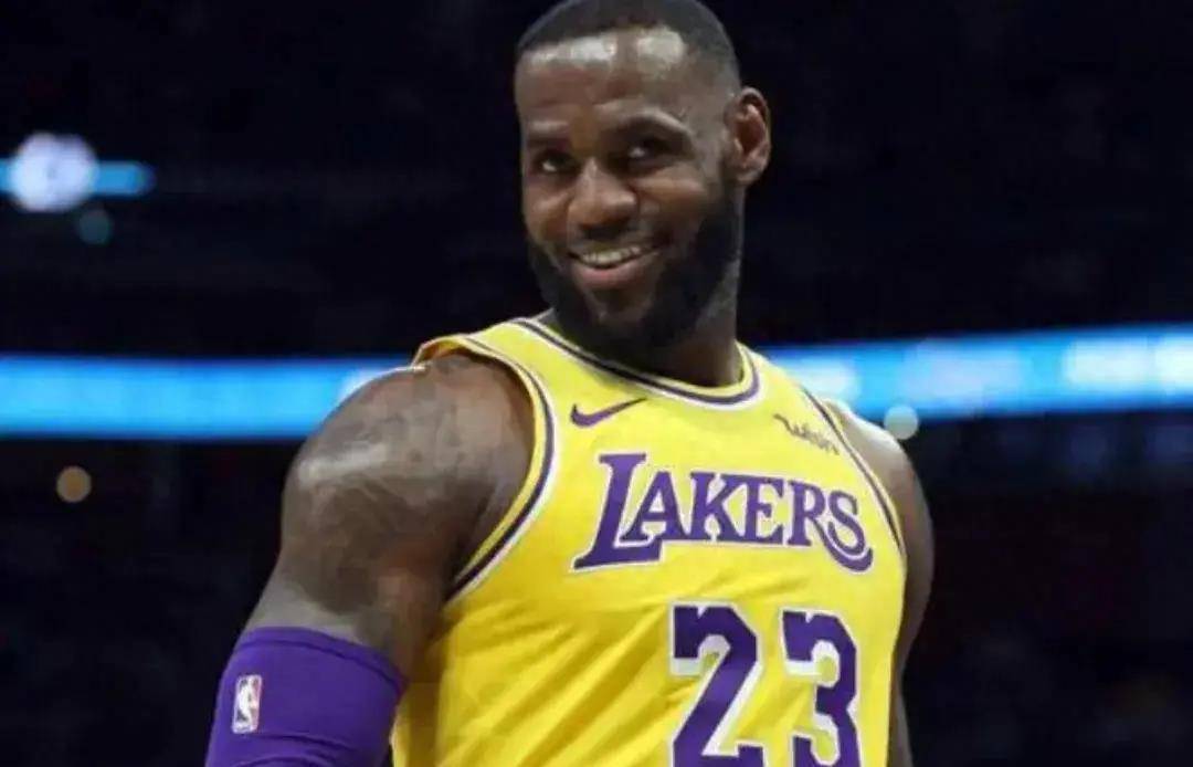 开云-热火不断突破！，詹姆斯连续十二场比赛得分超过重要助攻比赛高潮迭起的简单介绍