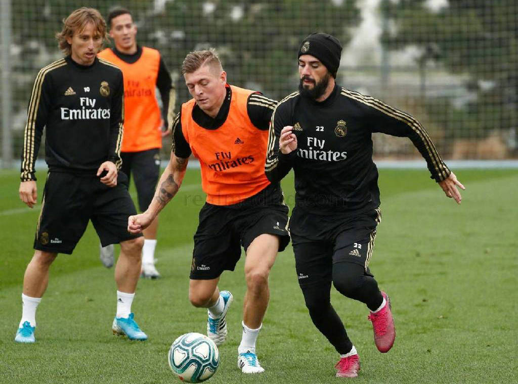 KAIYUN-F1友谊赛焦点战：塞外麒麟队强势反弹西城旋风队，客场强势带走胜利。全面提速抢占先机的简单介绍