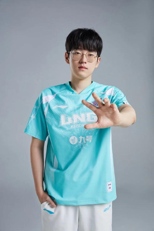 开云体育-Scout新星高光表现表现惊艳，RNG未来可期！的简单介绍