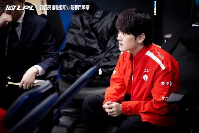 开云体育-包含JackeyLove在瑞士队比赛中挺进下一轮，逆转引发热议！的词条